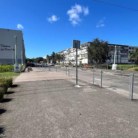 Appartement Proche Aeroport Au Rez-De-Chaussee Les Abymes Kültér fotó